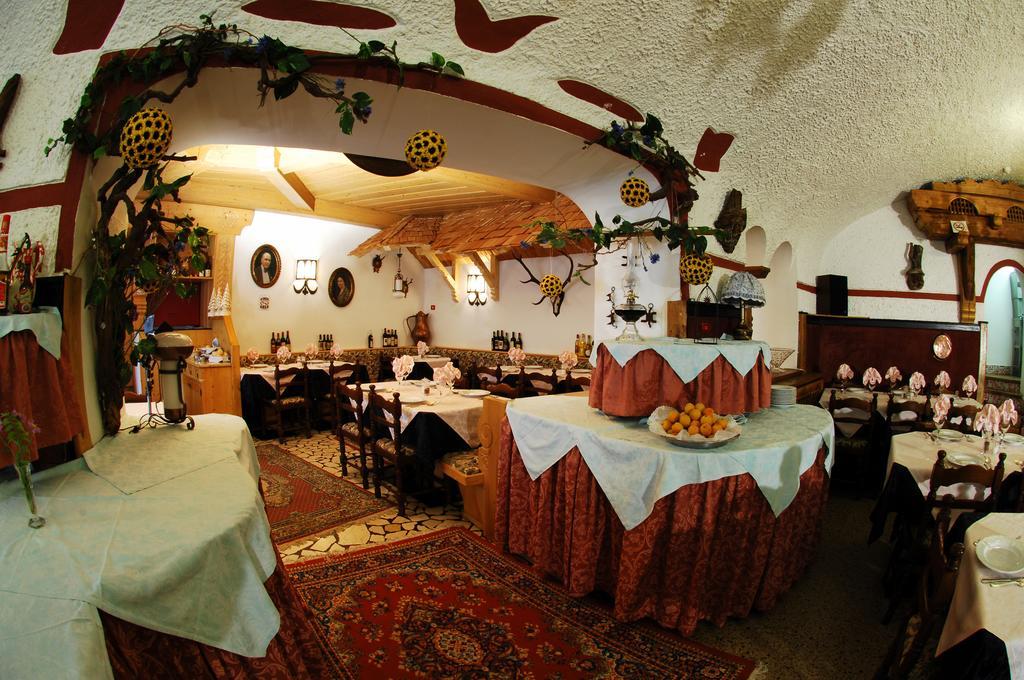 Hotel Ancora Castello-Molina di Fiemme Екстериор снимка