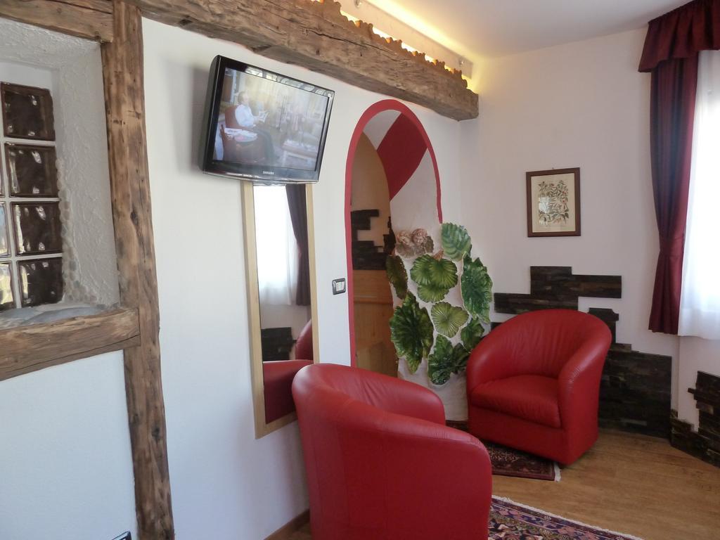 Hotel Ancora Castello-Molina di Fiemme Стая снимка