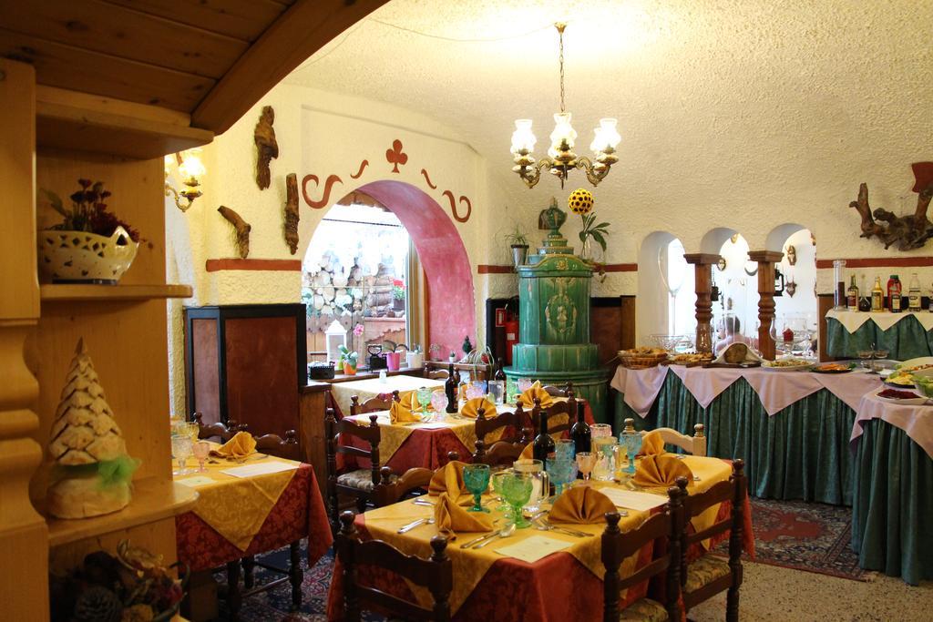 Hotel Ancora Castello-Molina di Fiemme Екстериор снимка