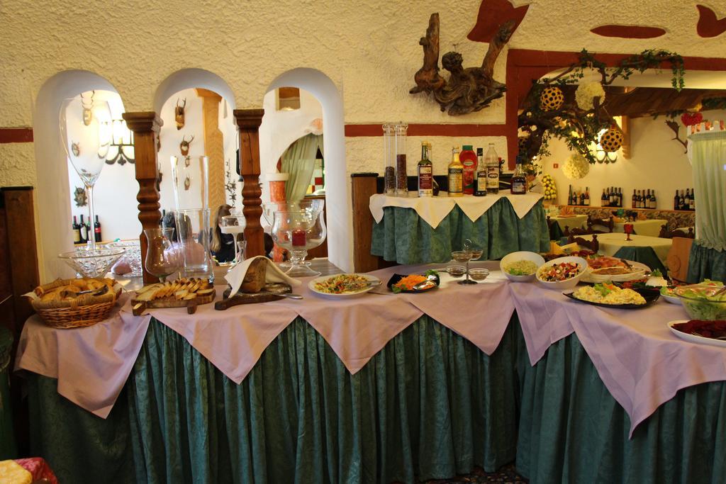 Hotel Ancora Castello-Molina di Fiemme Екстериор снимка