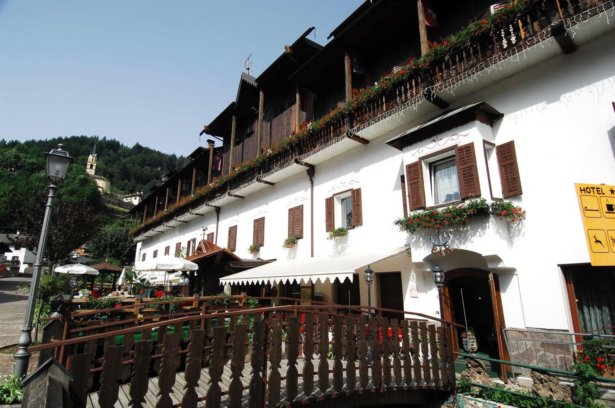 Hotel Ancora Castello-Molina di Fiemme Екстериор снимка