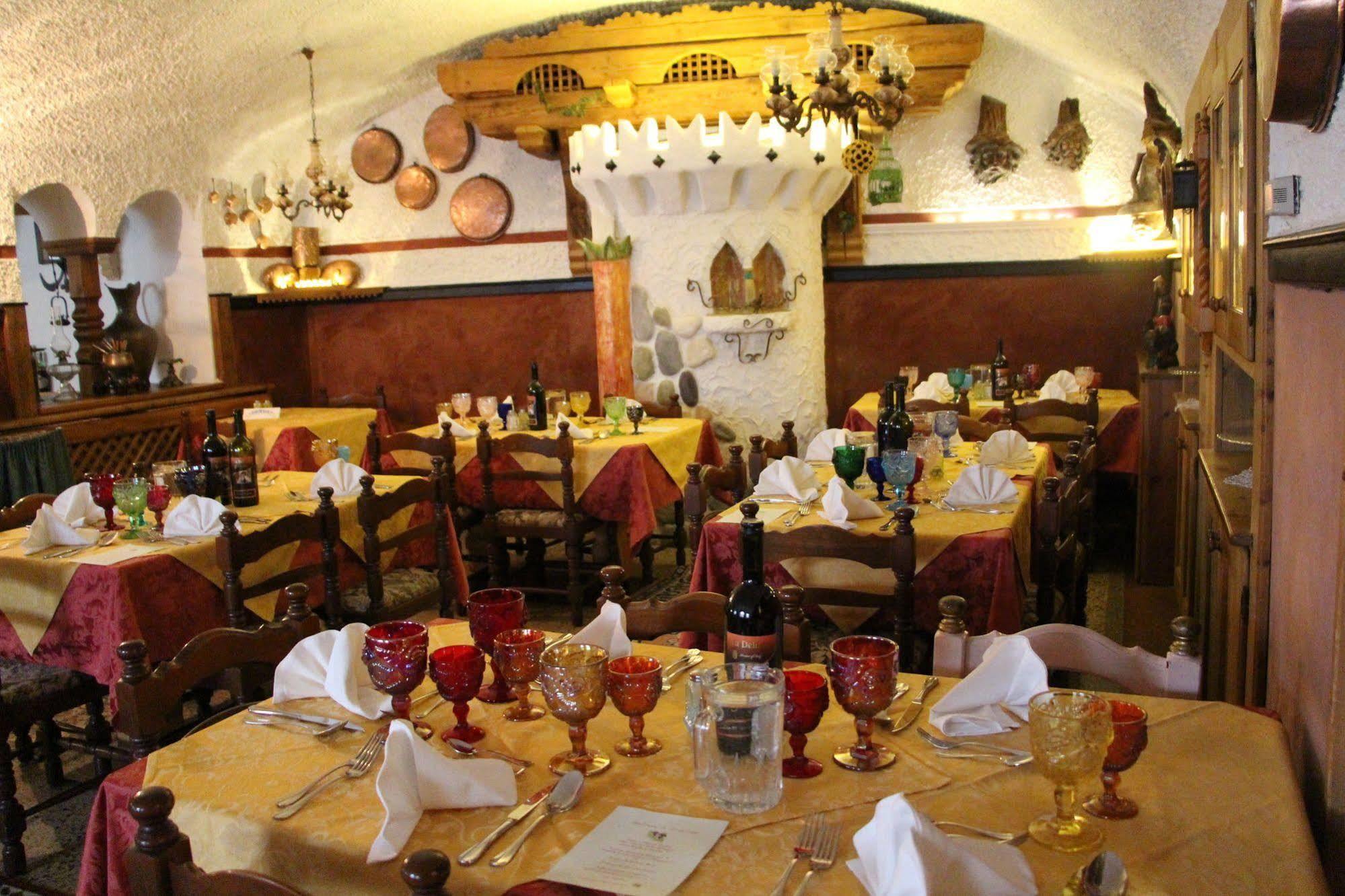 Hotel Ancora Castello-Molina di Fiemme Екстериор снимка