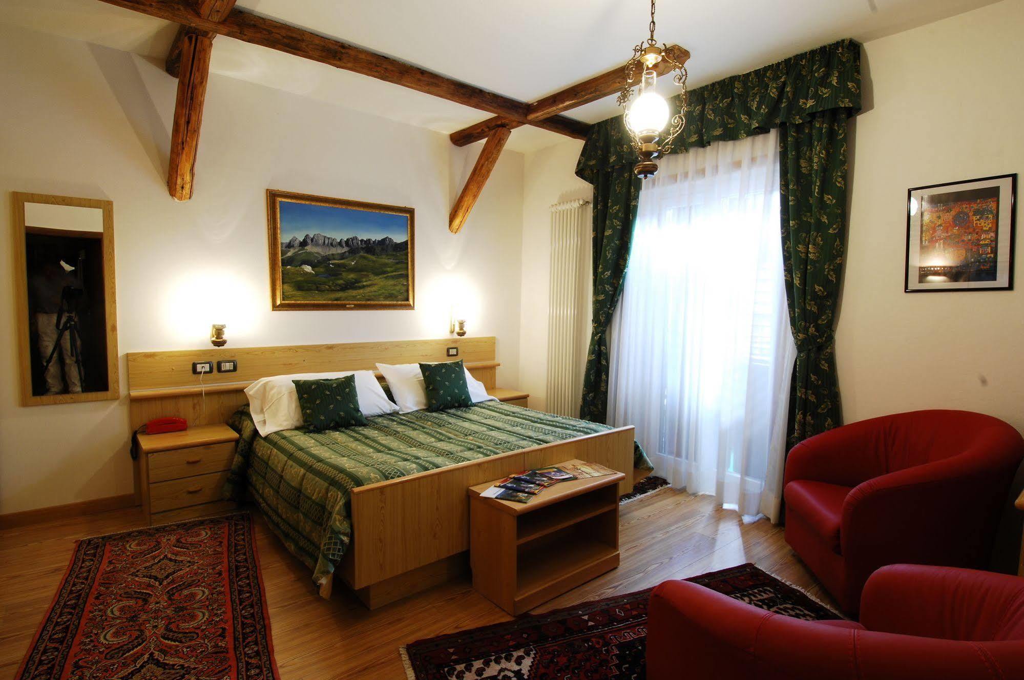 Hotel Ancora Castello-Molina di Fiemme Екстериор снимка